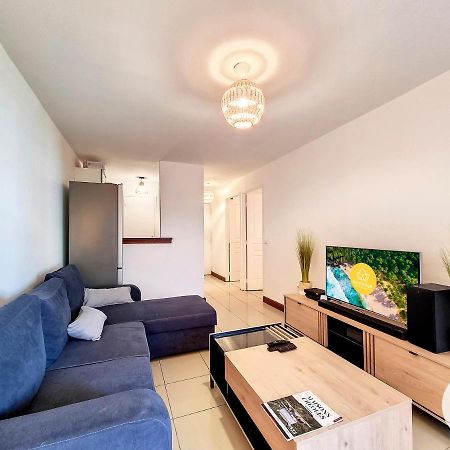 Kheyl Home 2 Etoiles - T3 De 47 M2 A Сен Дьони Екстериор снимка